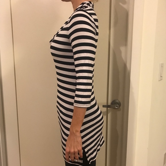 WHITE HOUSE BLACK MARKET STRIPED TUNIC TOP - Picture 2 of 4